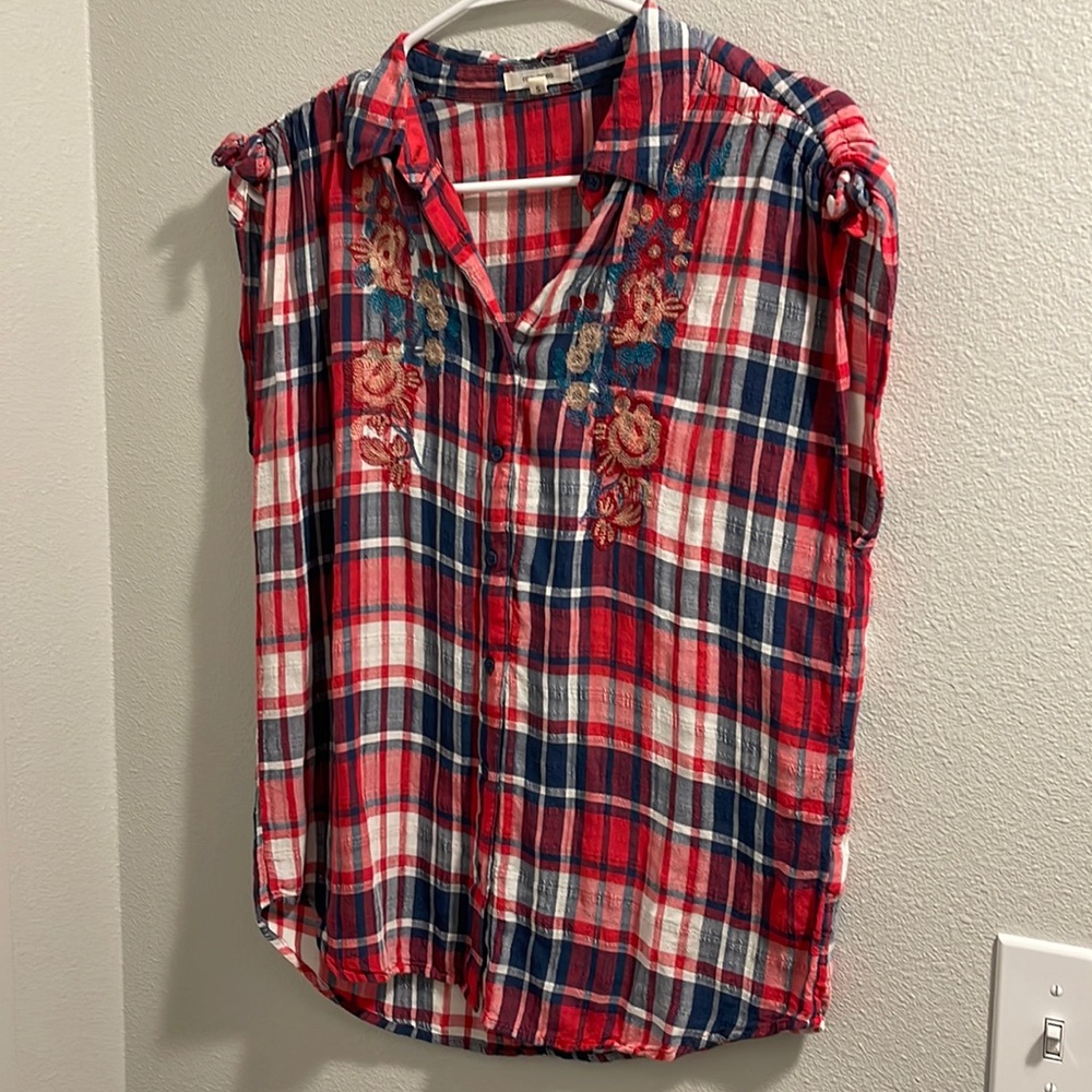 Maurice’s red, white and blue plaid top. Size small.